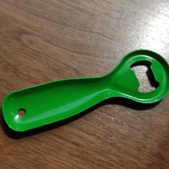 RETRO Steam Whistle Pilsner Beer Bottle Opener Original Logo Metal Craft Beer - Picture 3 of 3